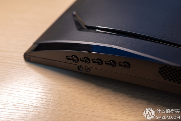 可以“超频”的显示器长城32CZ39KP/2评测