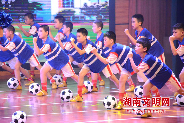 传承红色基因向国旗敬礼视频,传承红色基因向国旗敬礼400字