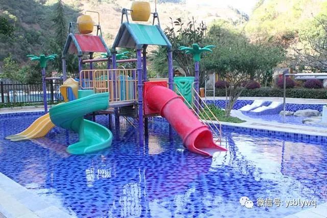 「藏在大山深处的野温泉」29.9元蜂抢云南原始部落野温泉度假村门票，寻觅这处“野”趣，享受原汤泉水的暖之惬意~