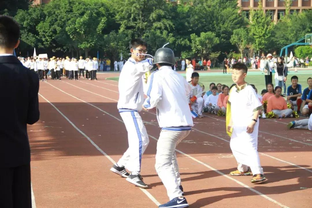 巧绘世界缩影，畅舞运动激情，科中第十届体育文化节盛大开幕