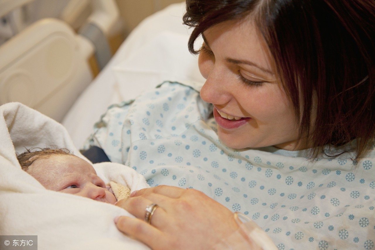 羊水早破怎么测试,羊水早破保胎多久