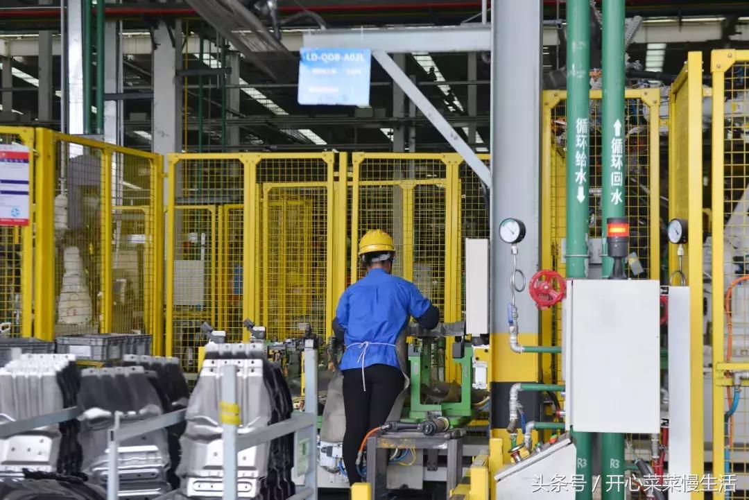 未来会被机器人替代吗,未来人类会被机器人取代吗