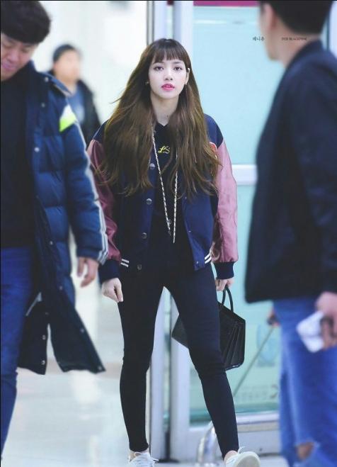 lisa穿搭韩国,lisa最出圈的十大穿搭