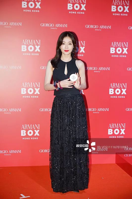 秦岚参加米兰时装周,上海时装周走秀秦岚