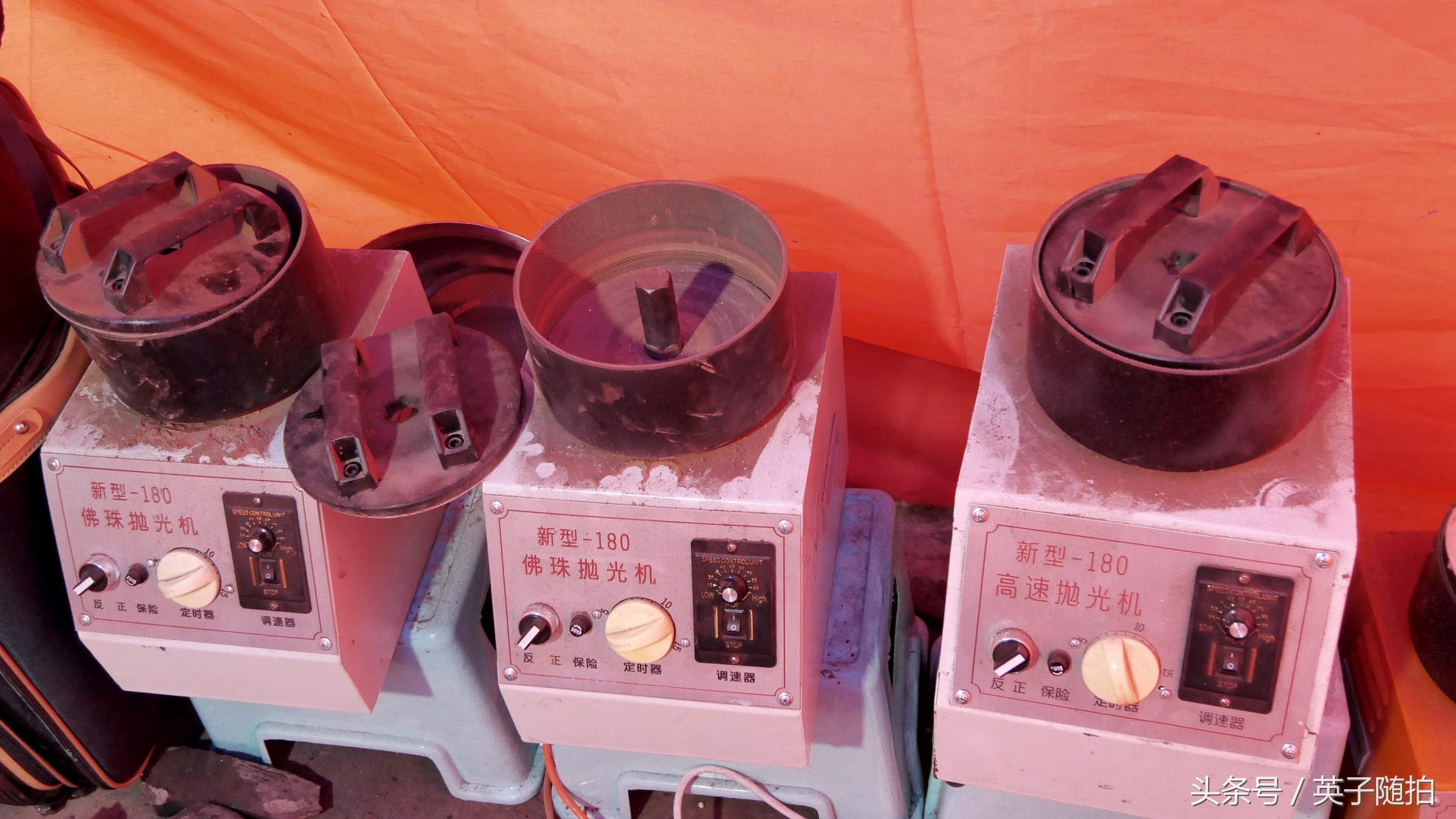 四川渠县：你玩手串吗，古镇三汇来了位帅哥专门加工手串、佛珠