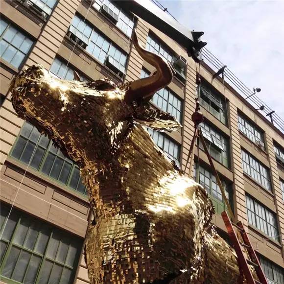 到底发生了什么？他把12个前女友都做成了高跟鞋？到底是真的假的