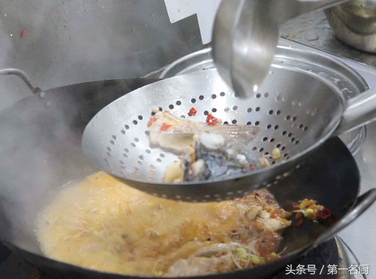 这才是水煮鱼的正确做法鱼片嫩滑,这才是水煮鱼的正确做法鱼肉嫩滑