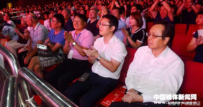 军歌飞扬深圳湾名家致敬垦荒牛