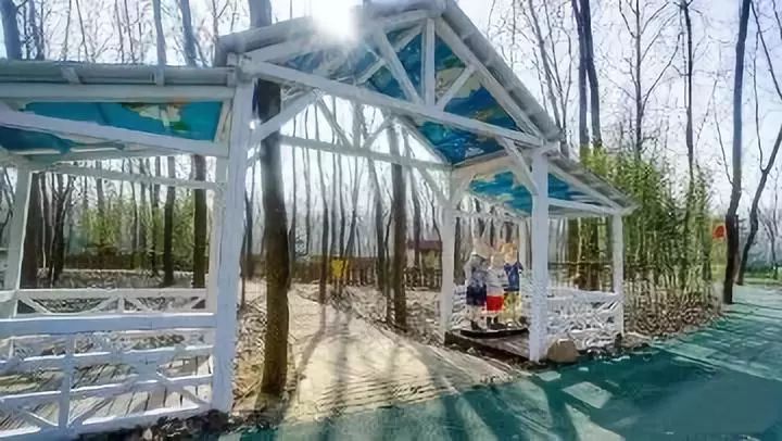 只有120亩的庄园，依靠营地教育，每年游客超十万，在股交所挂牌