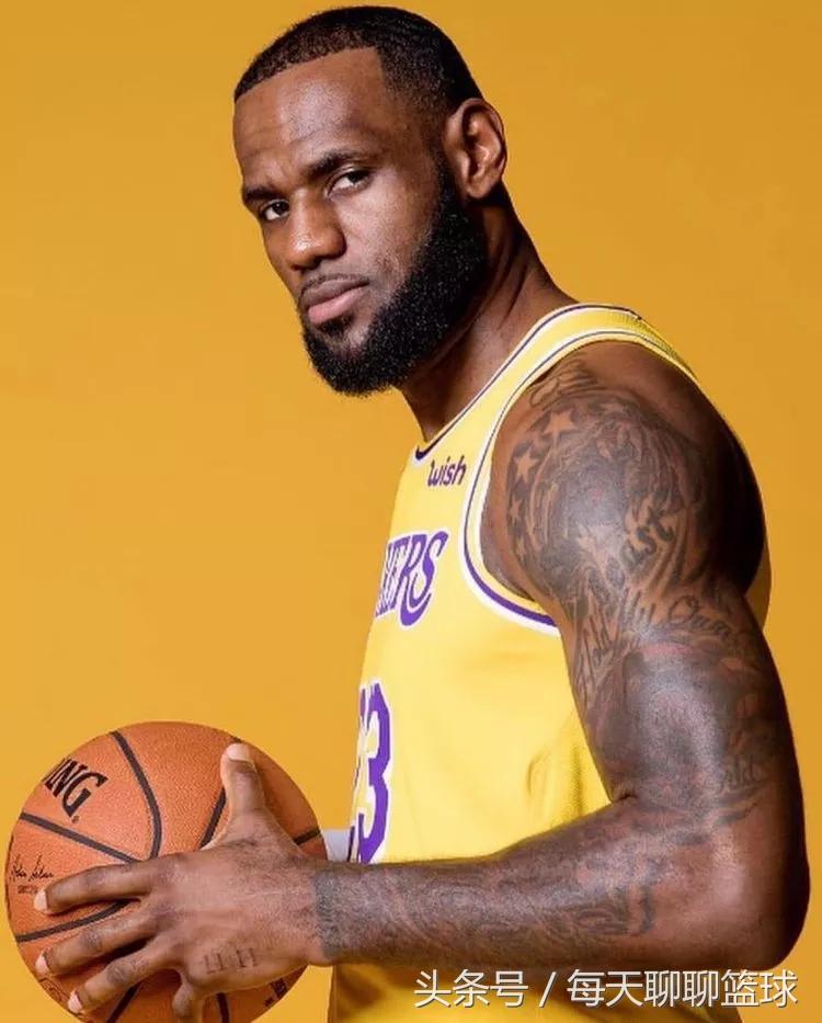 勒布朗詹姆斯生涯总薪水,勒布朗詹姆斯高中生涯
