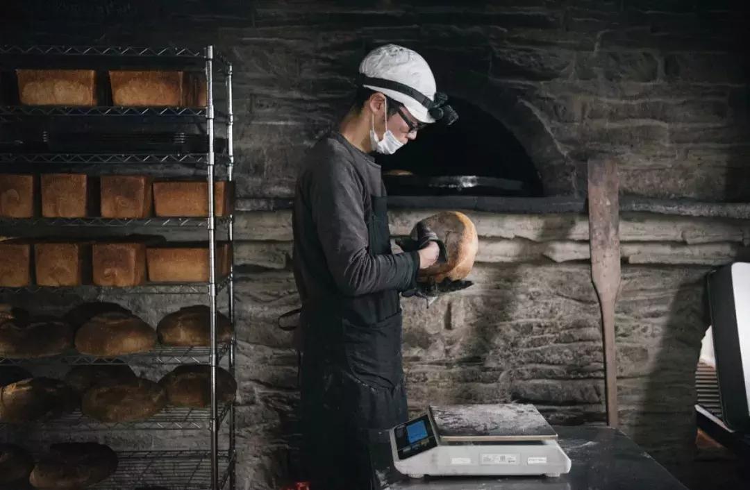 石窑面包店内实拍视频,天然酵母的石窑面包店