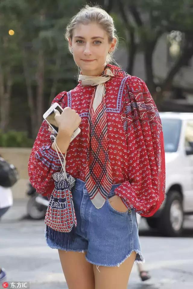 秋天长丝巾系法大全女慢动作,秋天丝巾防寒各种围法