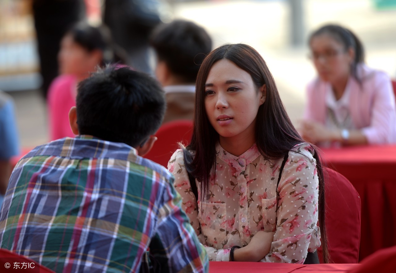 相亲完之后女生态度冷淡,女儿对相亲对象不冷不热怎么办