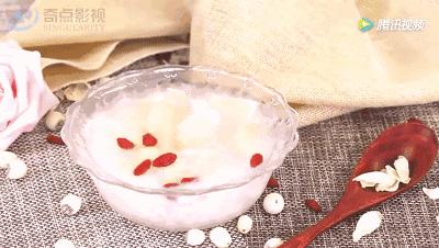 5款百合食疗收好，能治各种秋燥病，让你健康找上门！