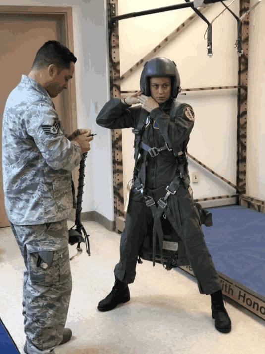 漫威跟你挂保证，《惊奇队长》不是你以为的传统英雄起源电影