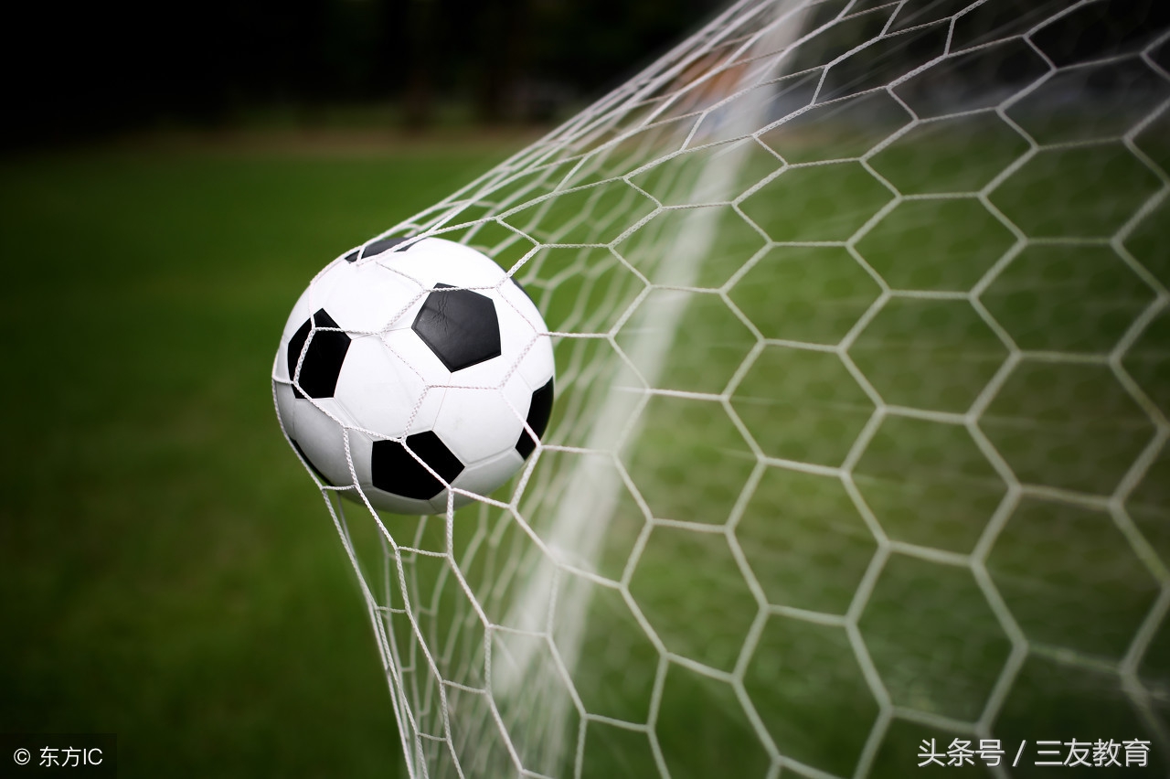 精彩的足球比赛不低于400字作文,一场激动人心的足球比赛作文
