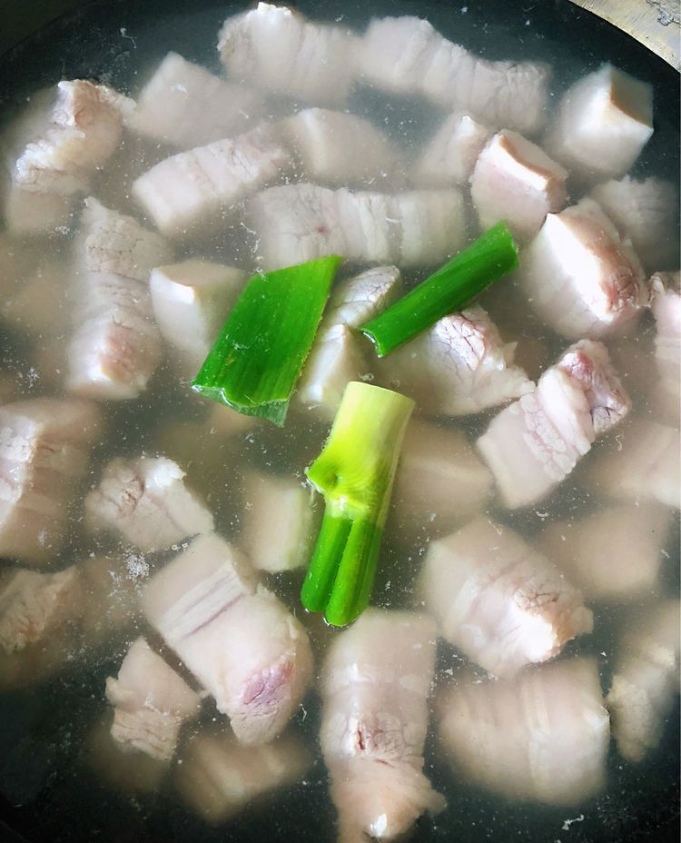 正宗腐乳红烧肉的做法,桂花红烧肉和腐乳红烧肉哪个好吃