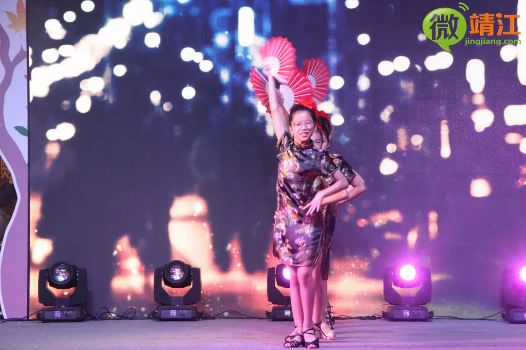 微靖江：这里发生了什么？竟引来近千名靖江人围观！还各种拍照