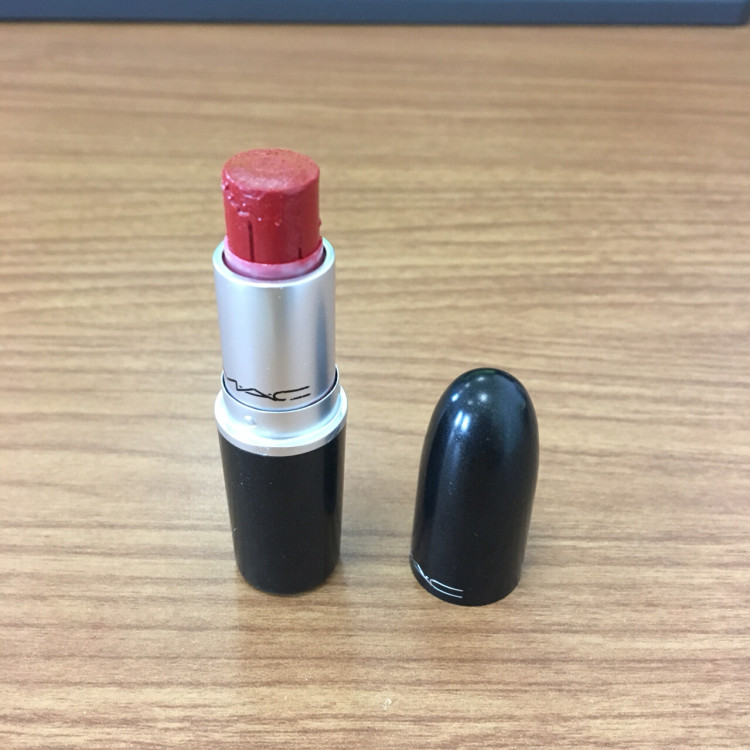 用完的口红不要扔教你一招省几千,mac口红用完怎么把剩余的弄出来