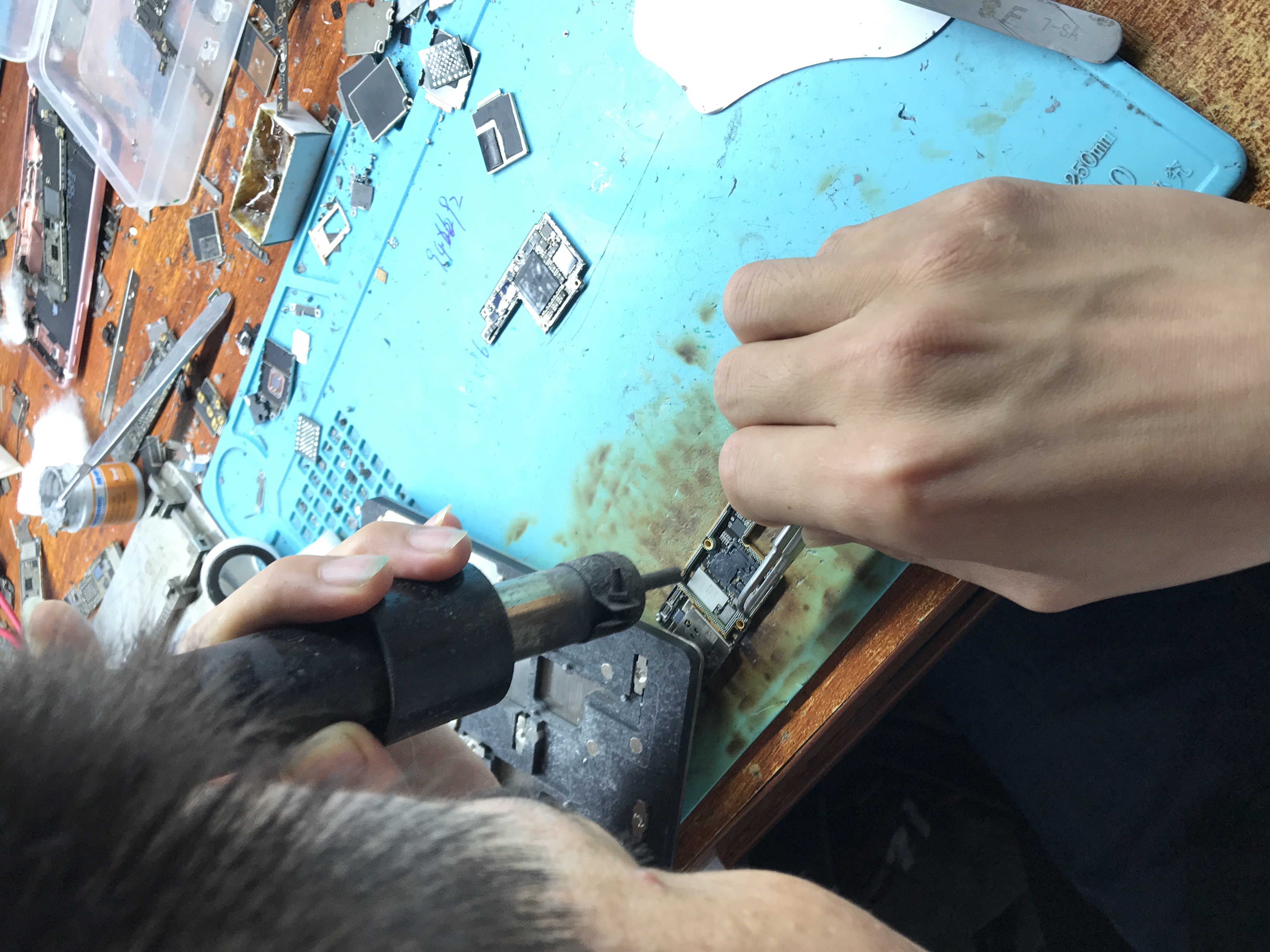 iphonex摔了后无信号维修费用,iphonex摔不开机维修案例