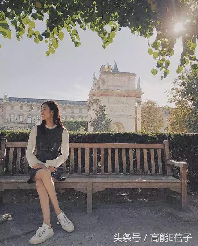 拍照pose技巧和方法,女生拍照剪刀手pose