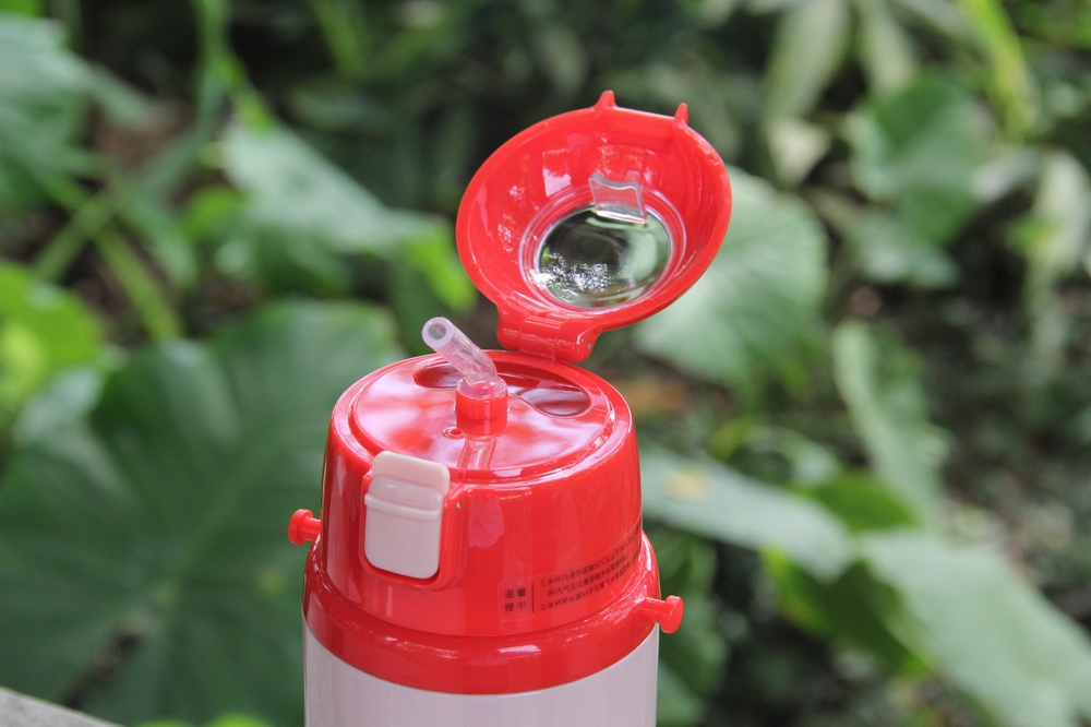 儿童喝水杯子带吸管智能保温,会说话的保温杯儿童