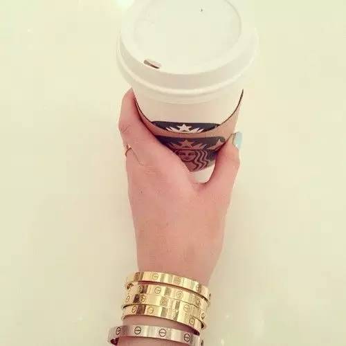 卡地亚手镯划痕在家怎么处理,卡地亚五万手镯掉色