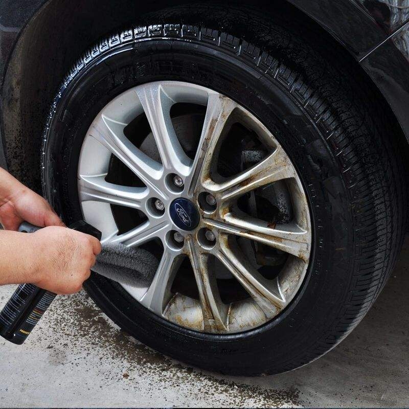 汽车轮毂上出现黑色粉末怎么回事,汽车轮毂出现花纹怎么办