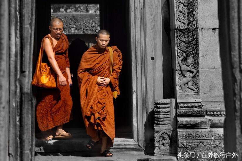 不去普罗旺斯和柬埔寨,千元飞到泰国看最美向日葵田和高棉遗址