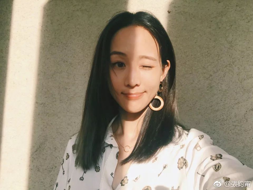 假期出行只有你晒黑了？刘雯、张馨予、林允给你皮肤急救方案