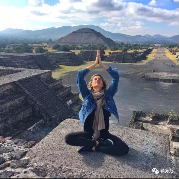 吉赛尔·邦辰光鲜背后辛酸：不自信去隆胸、想自杀、与老公险离婚