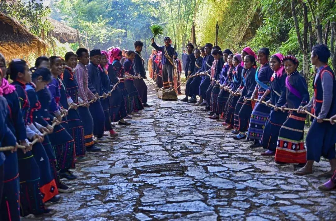 中国最后一个原始部落的真实生活,遗憾中国仅存的原始部落