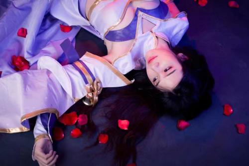 张大仙露娜连招慢动作教学,露娜连招需要拖动方向键吗