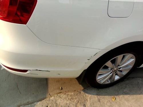 新手上路怕车旁刮到人怎么办,新手开车刮蹭划痕比较多怎么处理