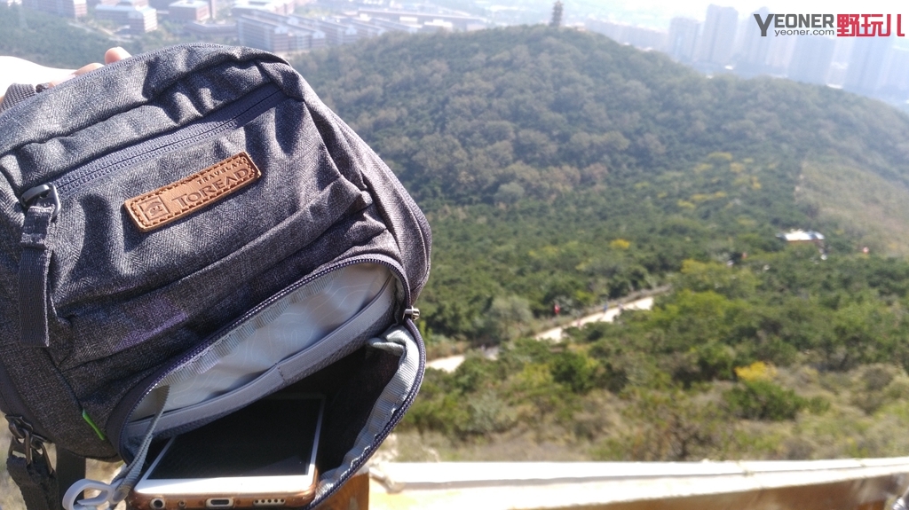 轻巧小背包,容量大且小巧轻便的背包