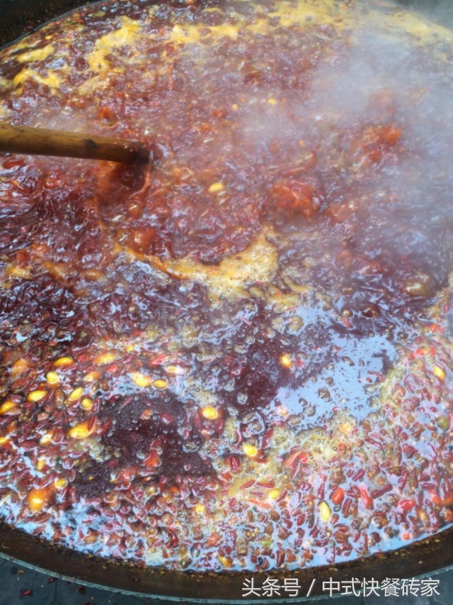 老厨师自制火锅底料,超详细火锅底料炒制教程