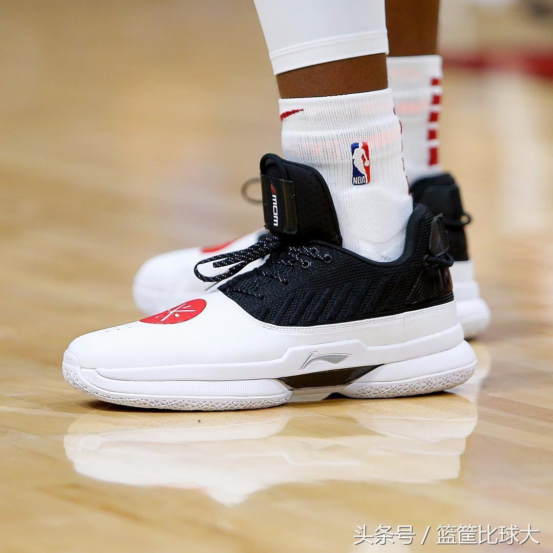 月球漫步者致敬迈克尔-杰克逊！10月9日NBA球鞋赏析