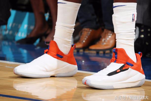 月球漫步者致敬迈克尔-杰克逊！10月9日NBA球鞋赏析