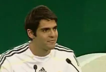 译站｜卡卡：球场上的芭蕾舞者梅罗时代之前最后一座丰碑