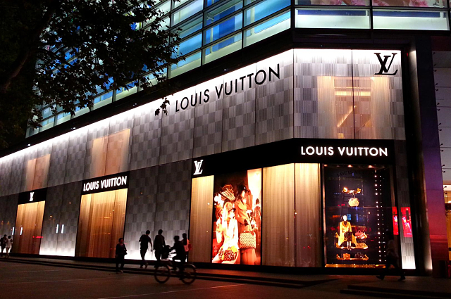 冬菇商学院｜走近让人又爱又恨的GUCCI、LV等奢侈品消费！