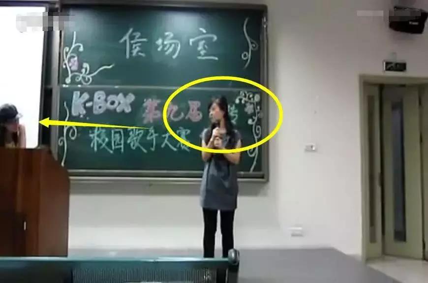 冯提莫从青涩到成熟,青涩学生时代的视频