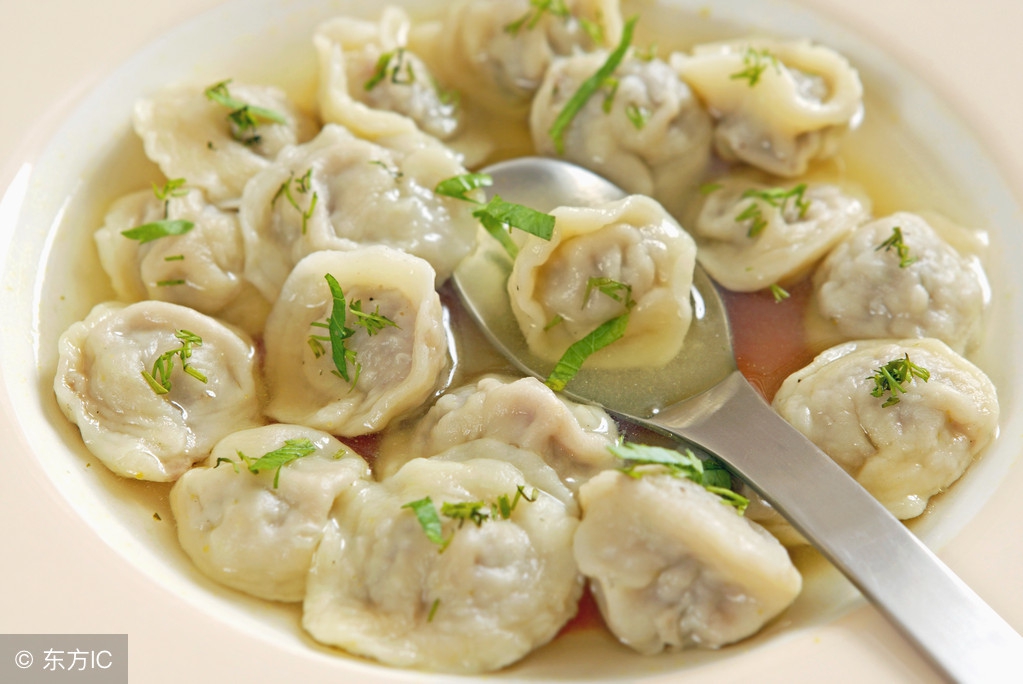 一位餐饮老板生意上的策略与心得 (餐饮生意的十大细节)