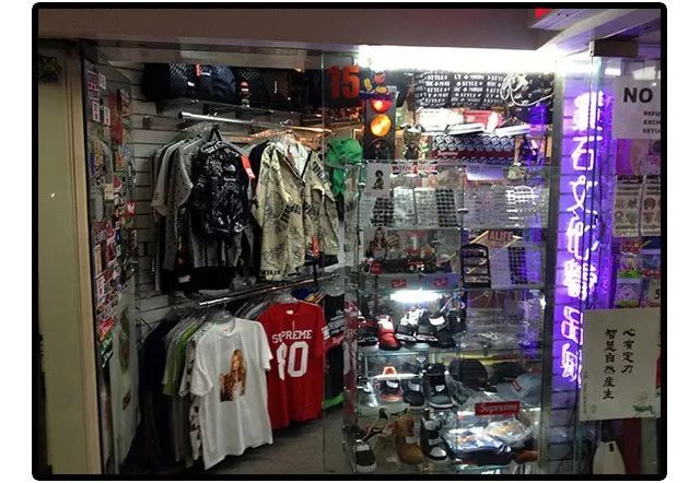 这位大妈是全纽约最狠的Supreme二道贩子