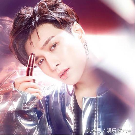 鹿晗关晓彤公布恋情意味着什么,鹿晗关晓彤公开恋情后的照片