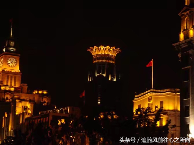 跟团旅游有什么好处和坏处英文,跟团旅游的好坏处