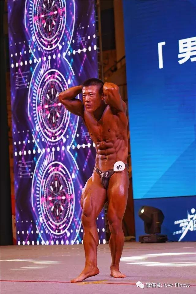 70kg卧推105kg深蹲140kg硬拉160kg,深蹲硬拉卧推共300公斤什么水平