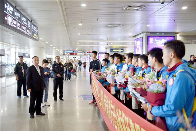 这个国庆，棠外足球小将代表成都市赴阿根廷布省“踢出个未来”！