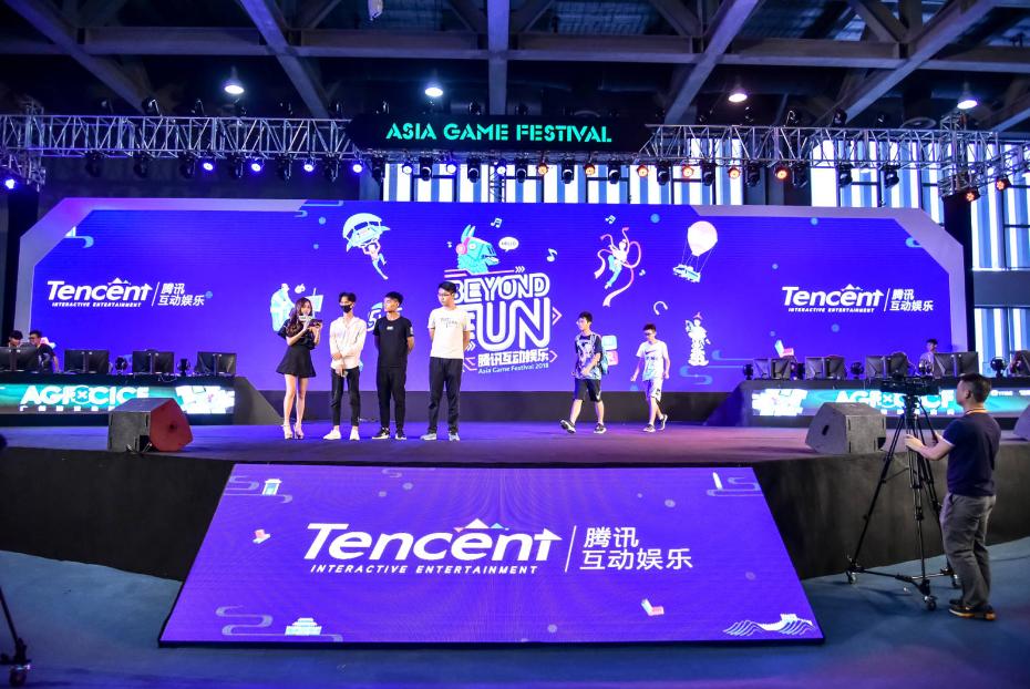 腾讯携华硕MG248QR亮相广州AGF游戏展，超强性能猎杀全场目光