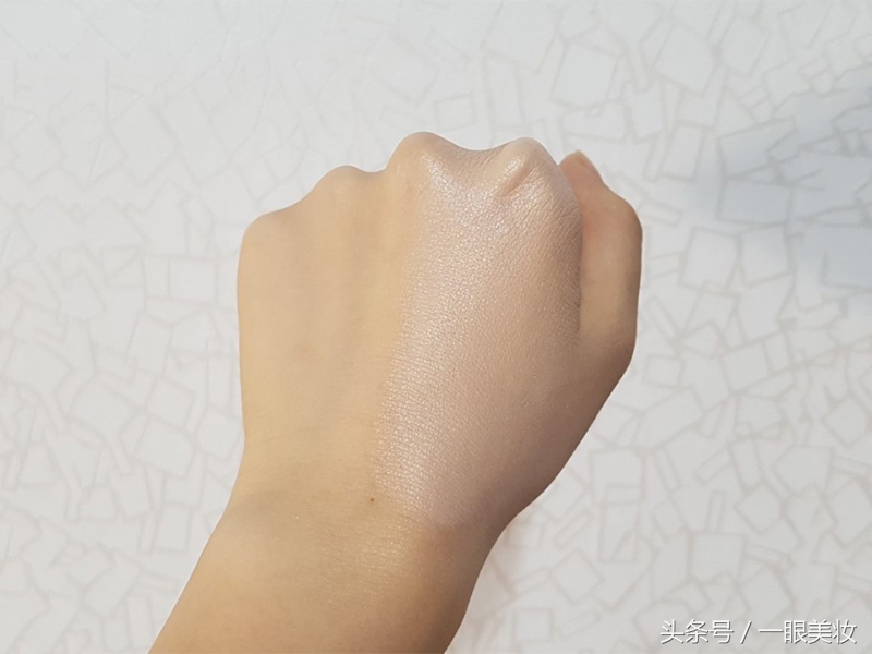 韩国赫拉黑金气垫测评,cnp蜂胶气垫和赫拉气垫哪个好用