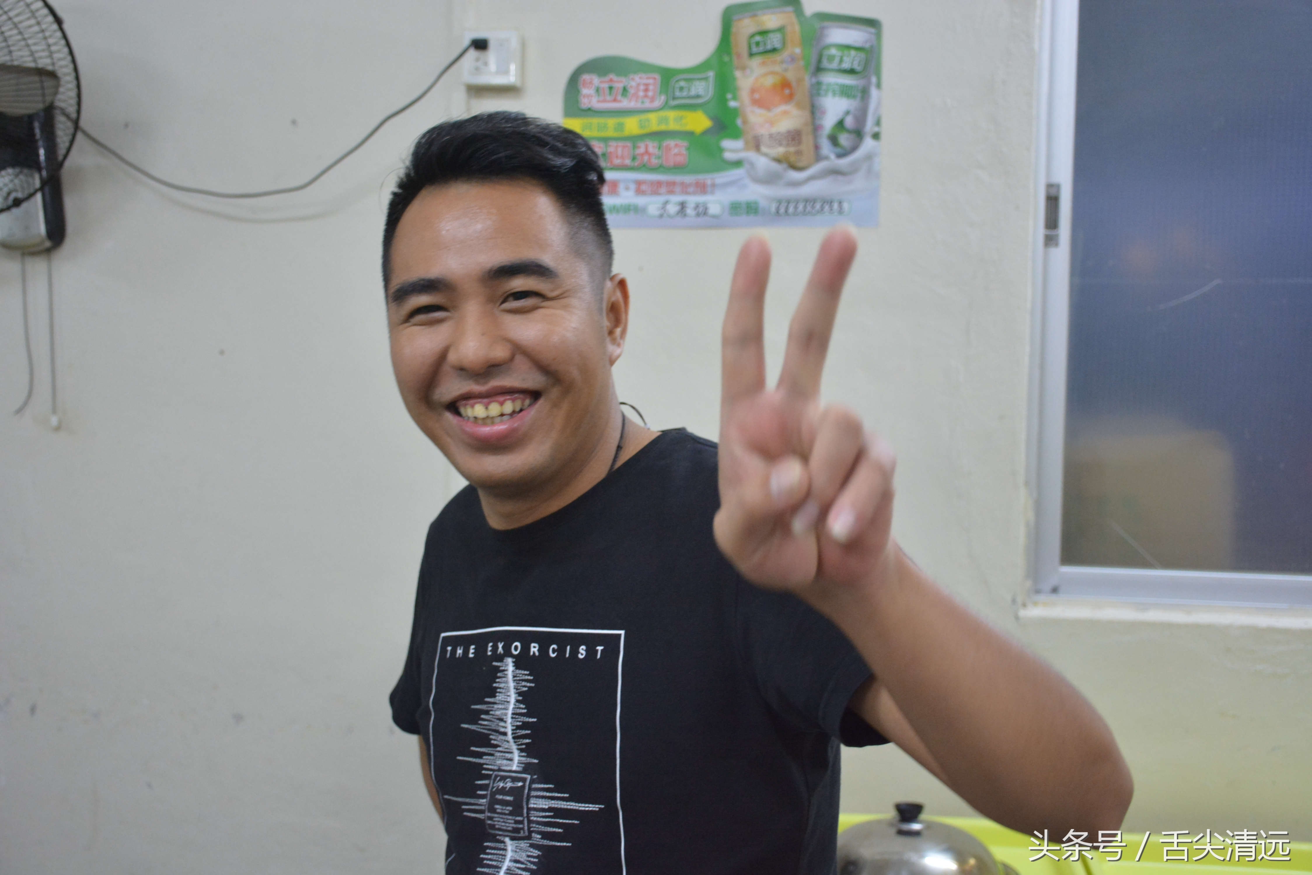 记得暴龙哥那两只驴仔吗?来清远了,人们都到这排队宠幸,爆场!